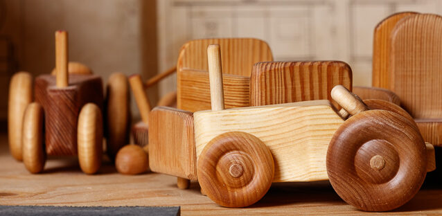 Träleksaker